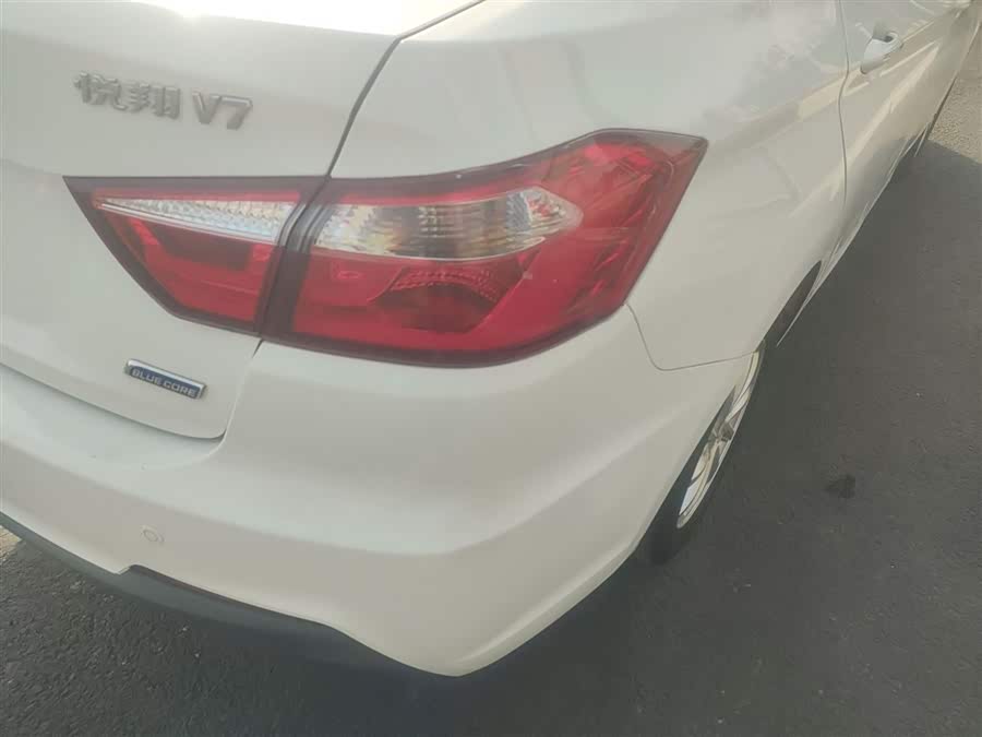 Changan Alsvin V7 2015 car image #9