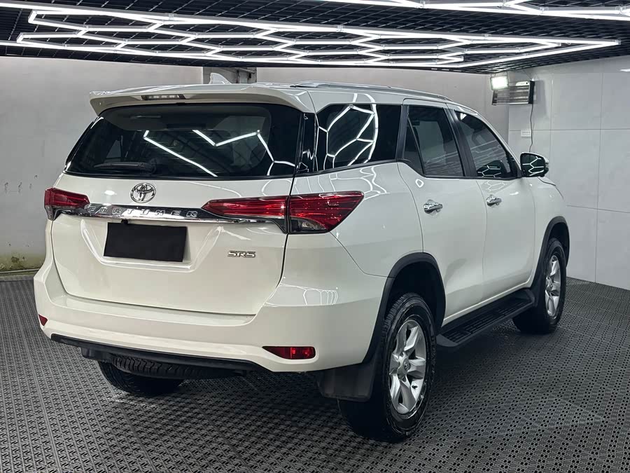 Toyota 2019 car image #9