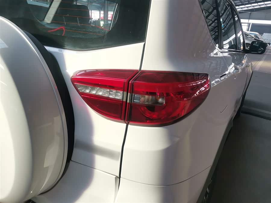 Kaiyi X3 2017 #9 Kaiyi X3 2017 car image #9