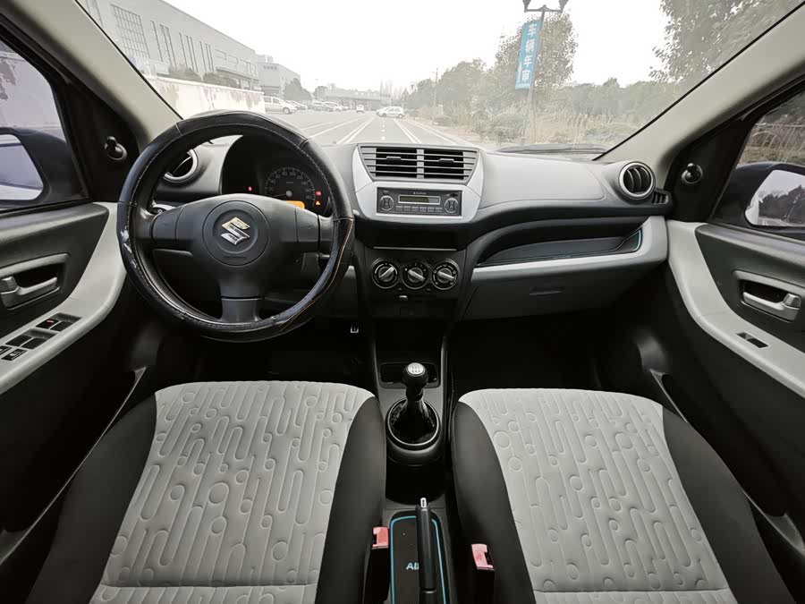 Suzuki 2015 car image #9