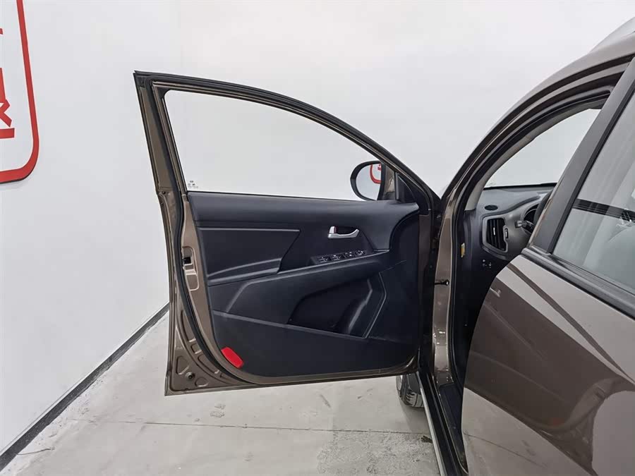 起亚 智跑 2017 汽车图片 #9