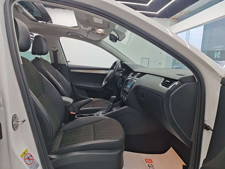 Skoda Octavia 2017 #9 Skoda Octavia 2017 car image #9