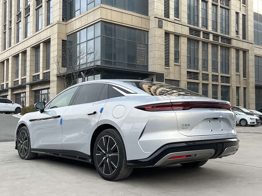 BYD HanL 2025 صورة سيارة #9