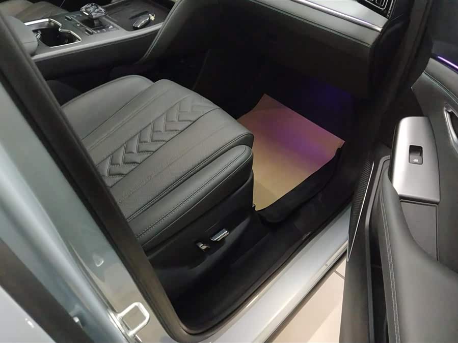 BYD SongL DM-i 2025 car image #9