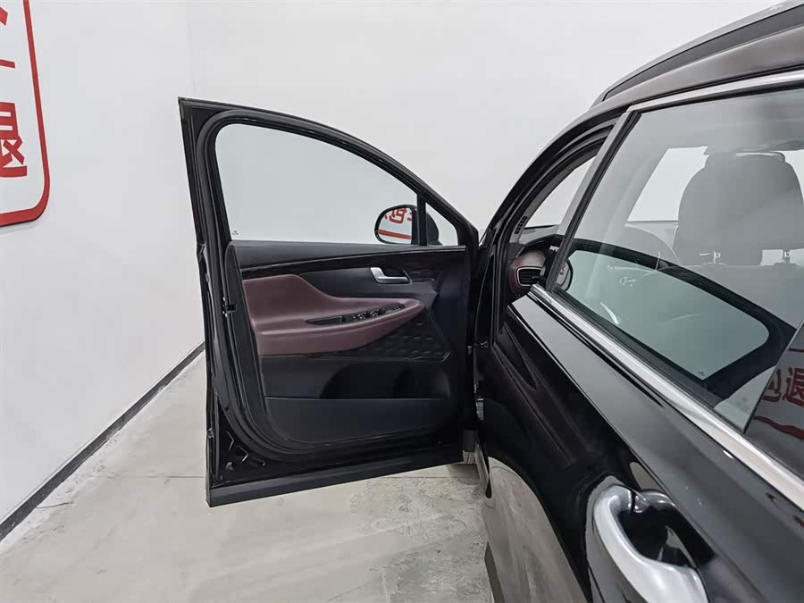 Hyundai Santa Fe 2021 car image #9