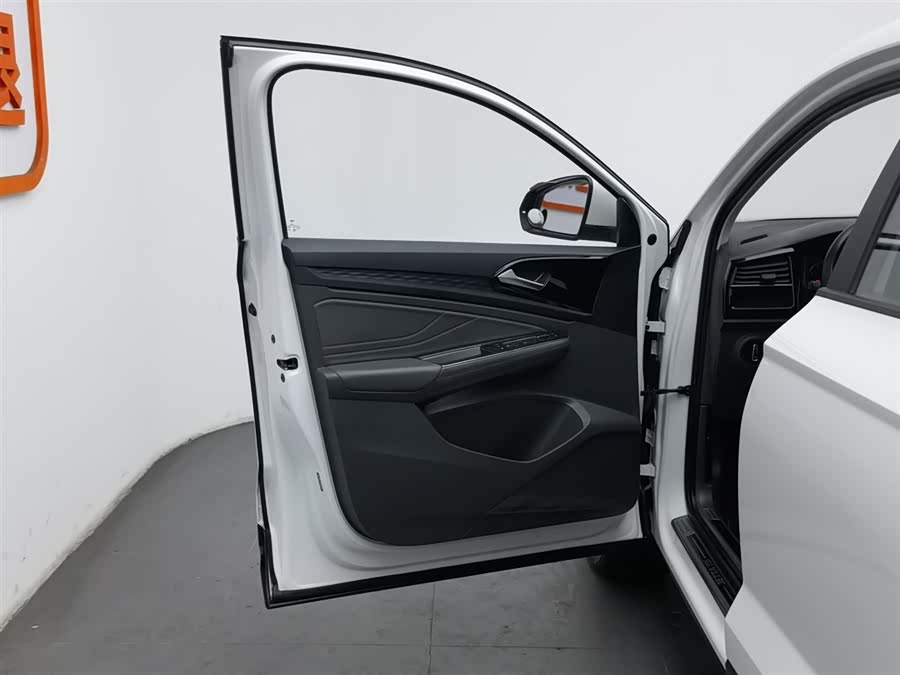 Jetta VS5 2020 car image #9