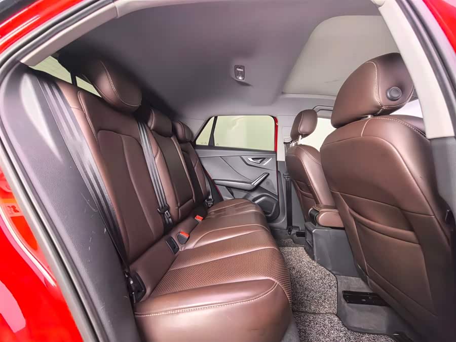 Audi Q2L 2018 car image #9