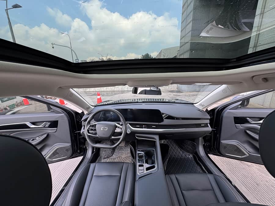 2023 car image #9