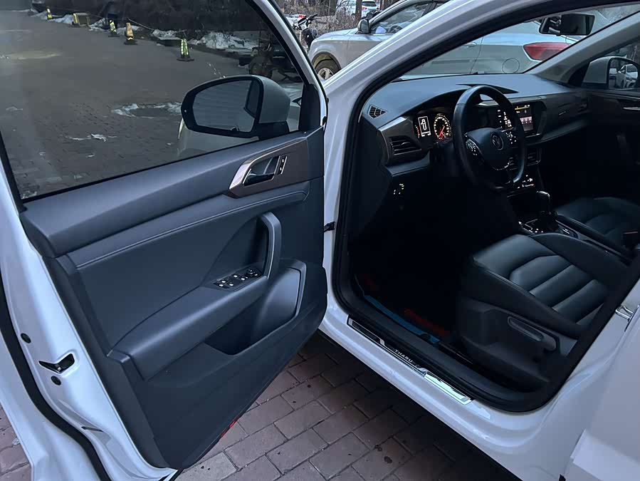 Volkswagen Tharu 2021 immagine di auto #9