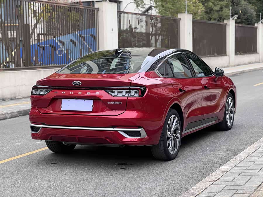 Ford Mondeo 2024 car image #9