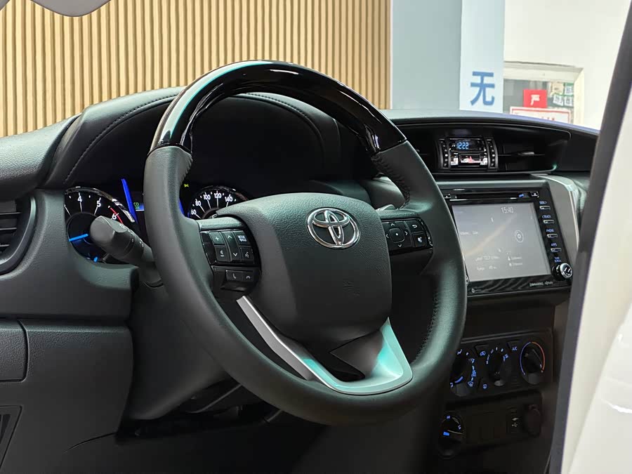 Toyota Fortuner 2017 #9 Toyota Fortuner 2017 immagine di auto #9