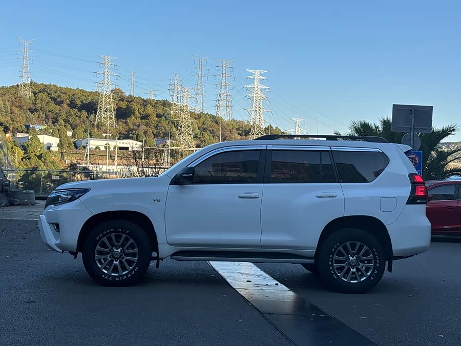 Toyota Land Cruiser Prado 2019 #9 Toyota Land Cruiser Prado 2019 car image #9