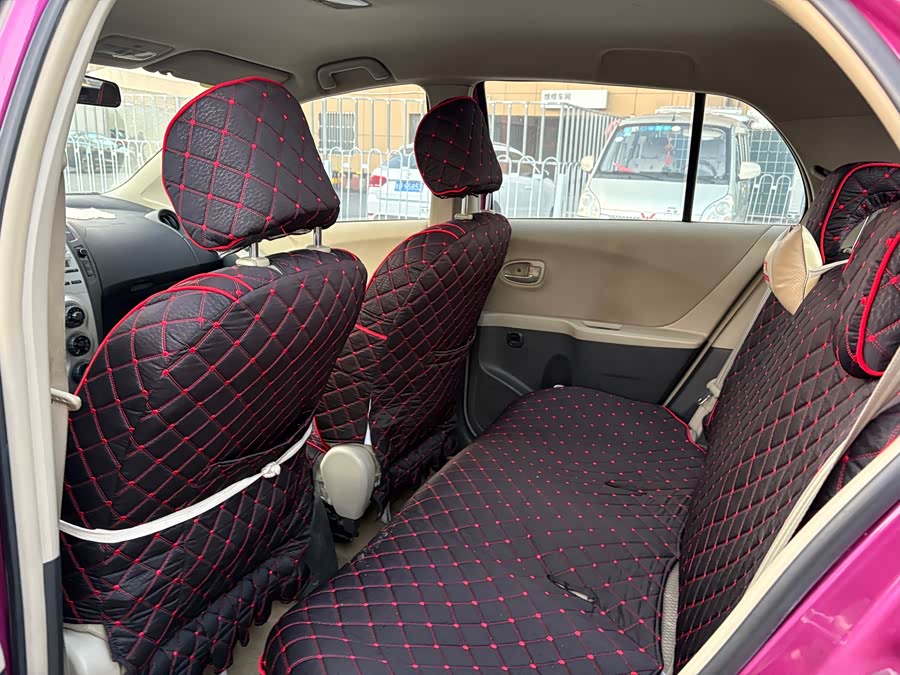 Toyota Yaris 2010 car image #9