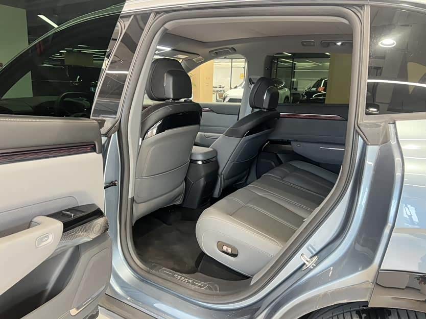 Zeekr 7X 2025 car image #9