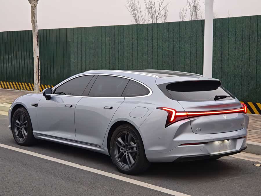 哪吒汽车 哪吒S猎装 2025 汽车图片 #9