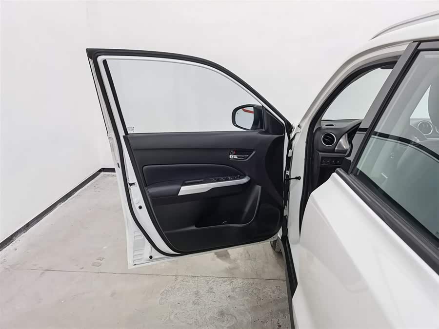 Soueast Vitara 2017 car image #9