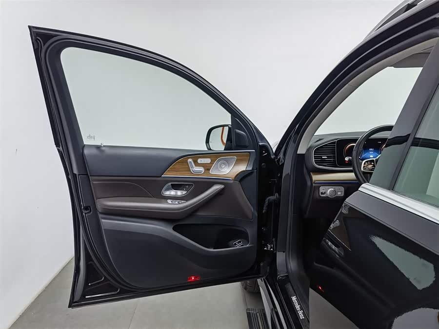 Mercedes-Benz GLE Class New Energy 2021 car image #9