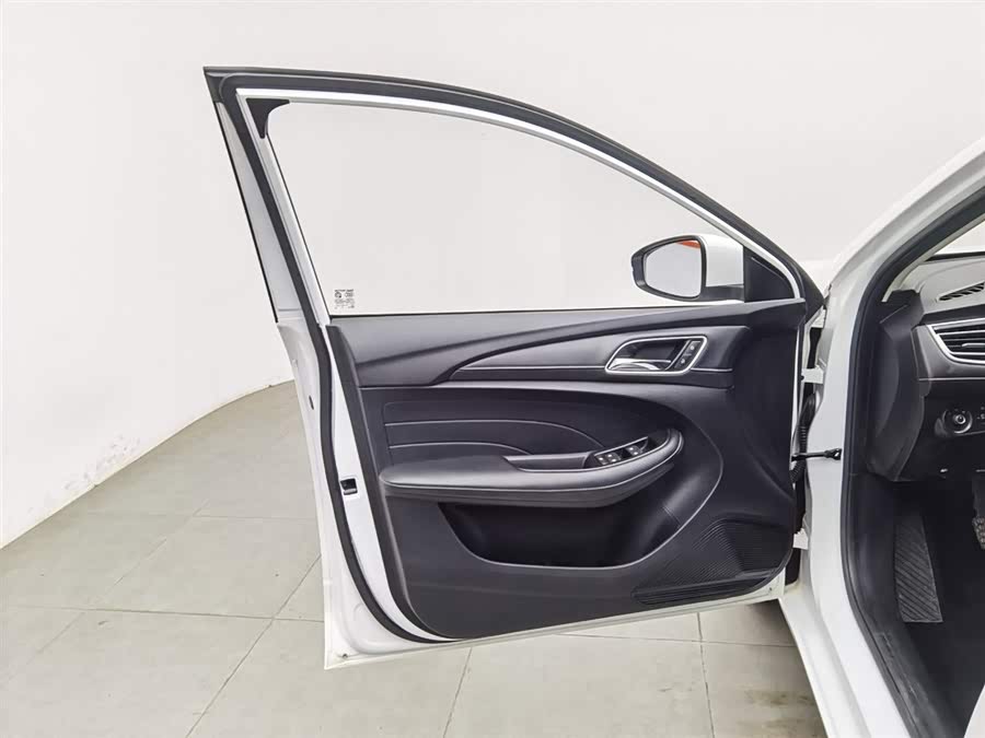 Roewe i5 2020 car image #9