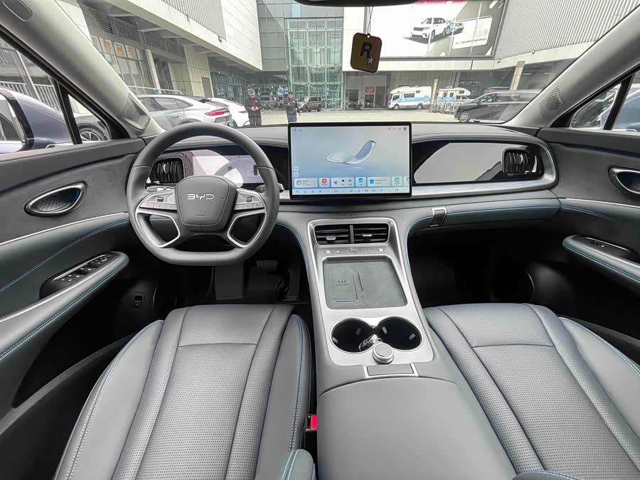 BYD Sea Lion 07 DM-i 2025 car image #9