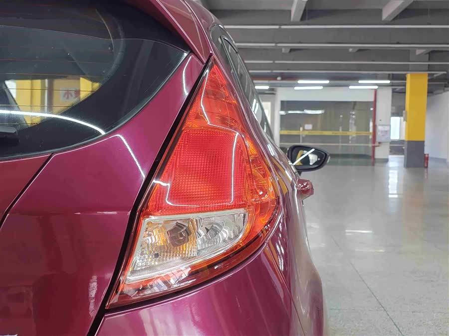 Ford Fiesta 2013 car image #9