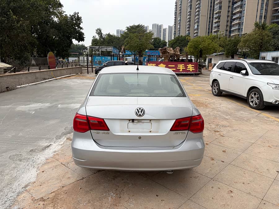 Volkswagen Jetta 2013 immagine di auto #9