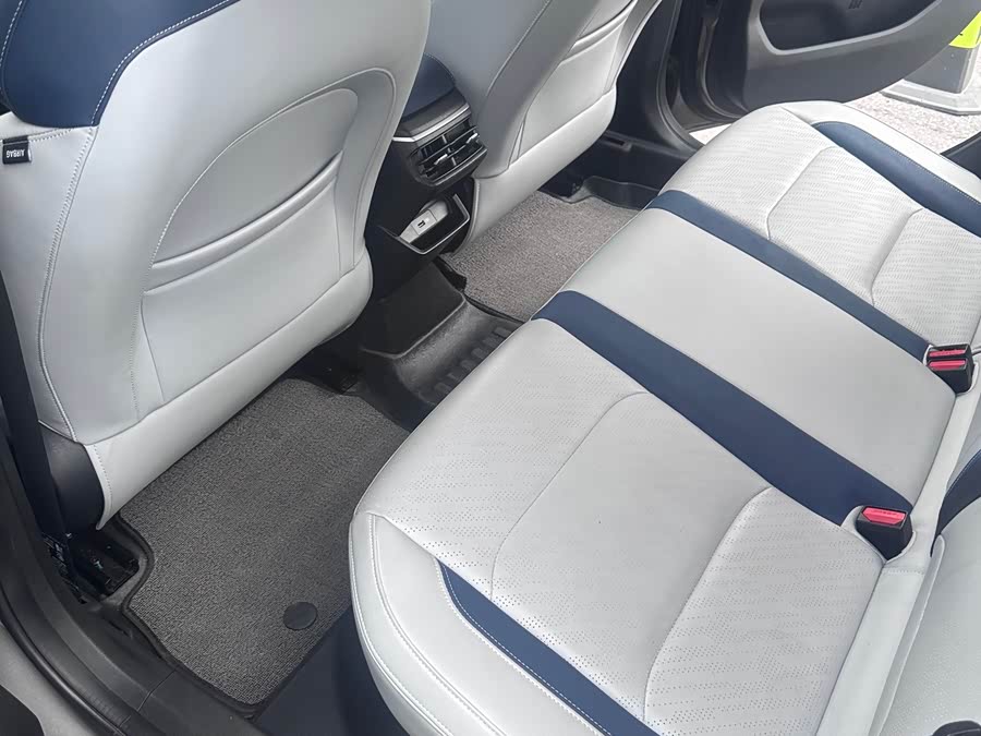 GEELY Emgrand 2022 car image #9