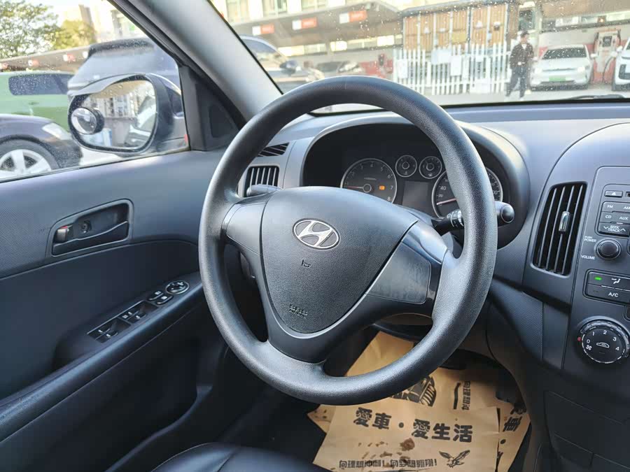 Hyundai i30 2010 car image #9