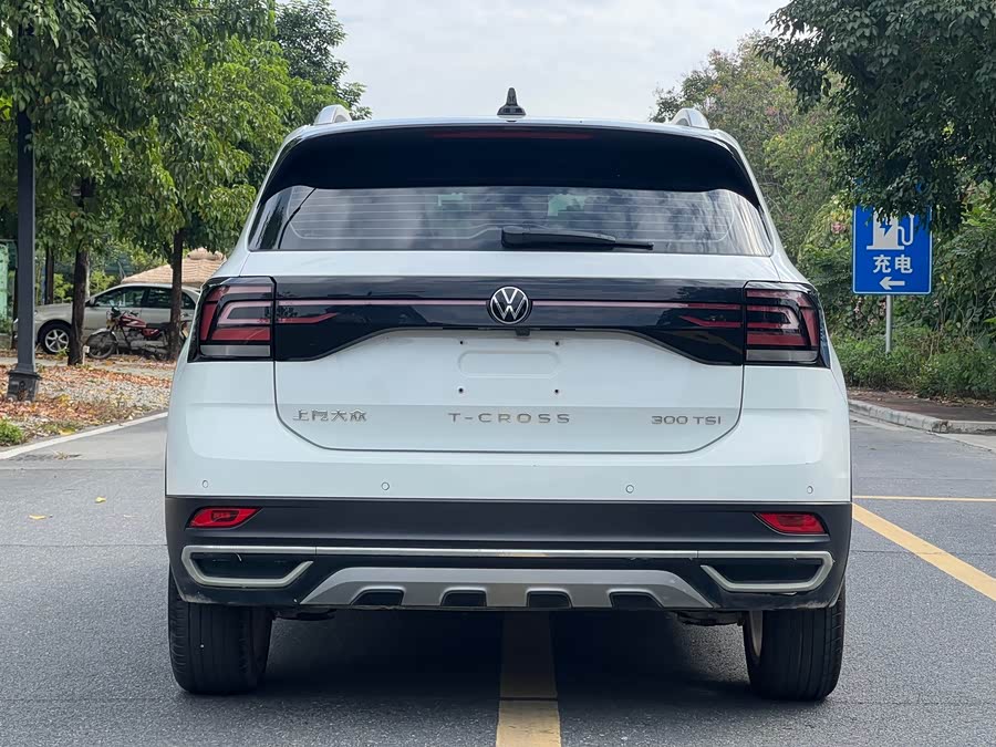 Volkswagen T-Cross 2023 car image #9