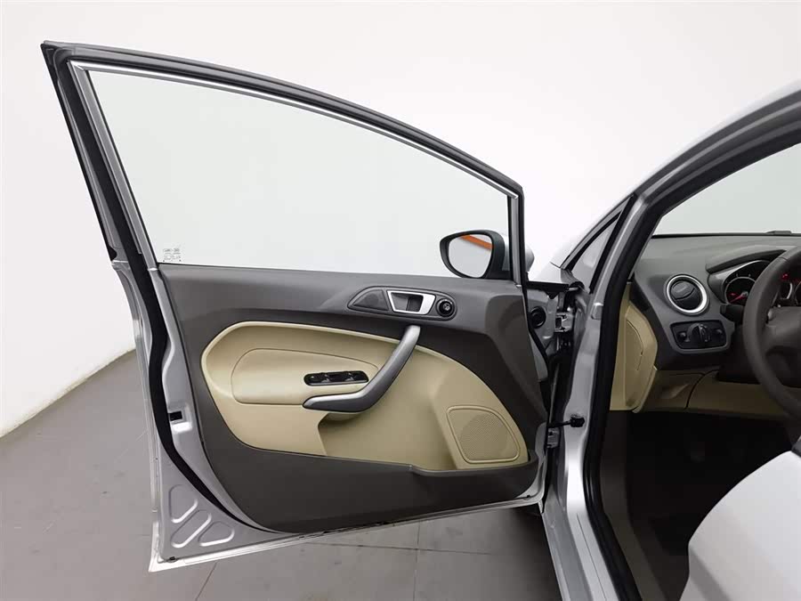 Ford Fiesta 2012 immagine di auto #9