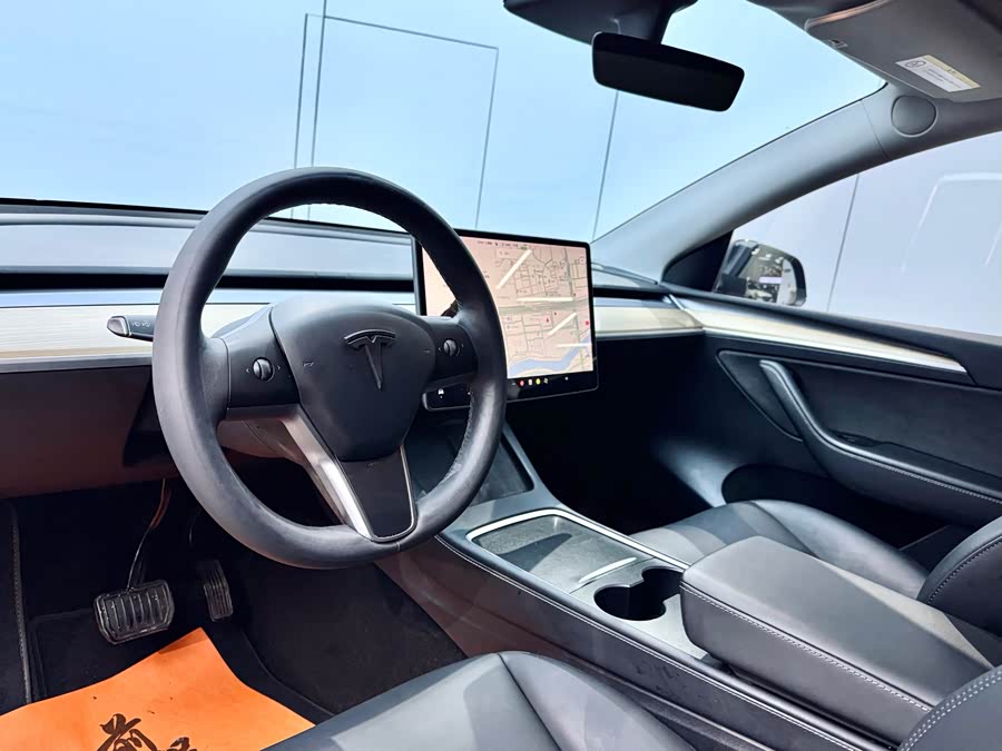 Tesla Model Y 2021 car image #9