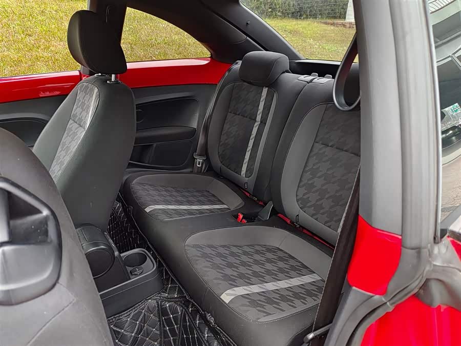 Volkswagen Beetle 2018 immagine di auto #9