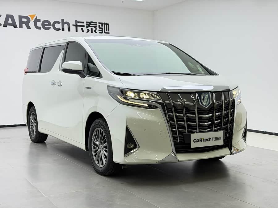 Toyota Alphard 2023 car image #9