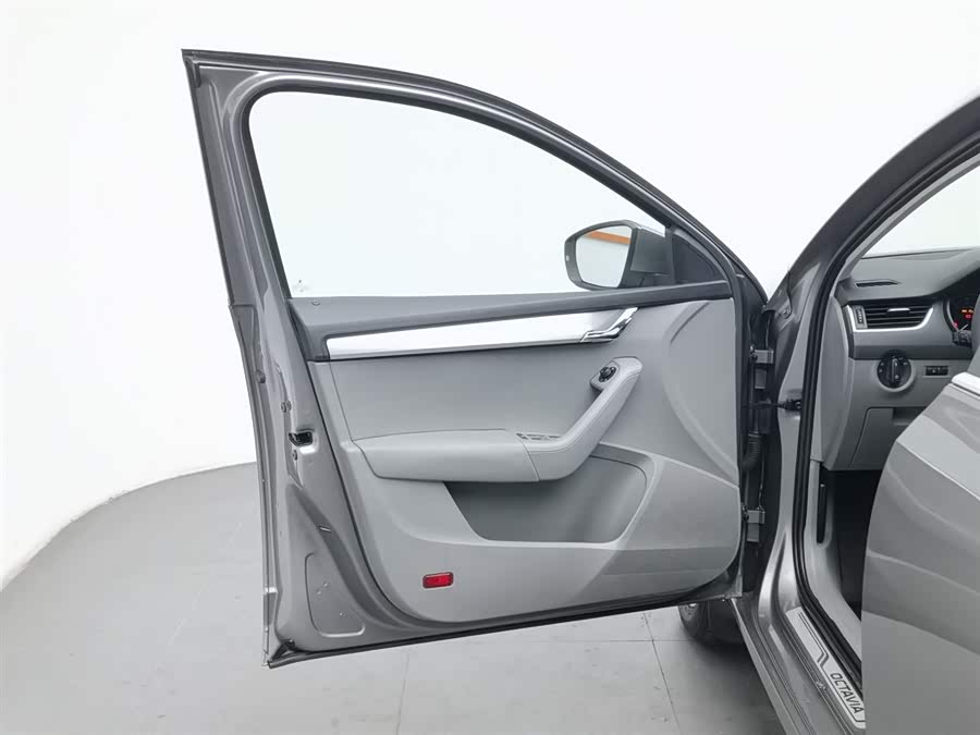 Skoda Octavia 2014 car image #9