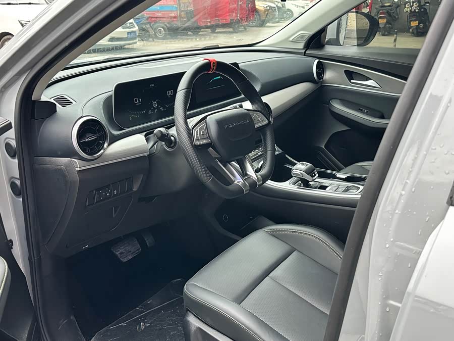 Forthing T5 EVO 2024 car image #9