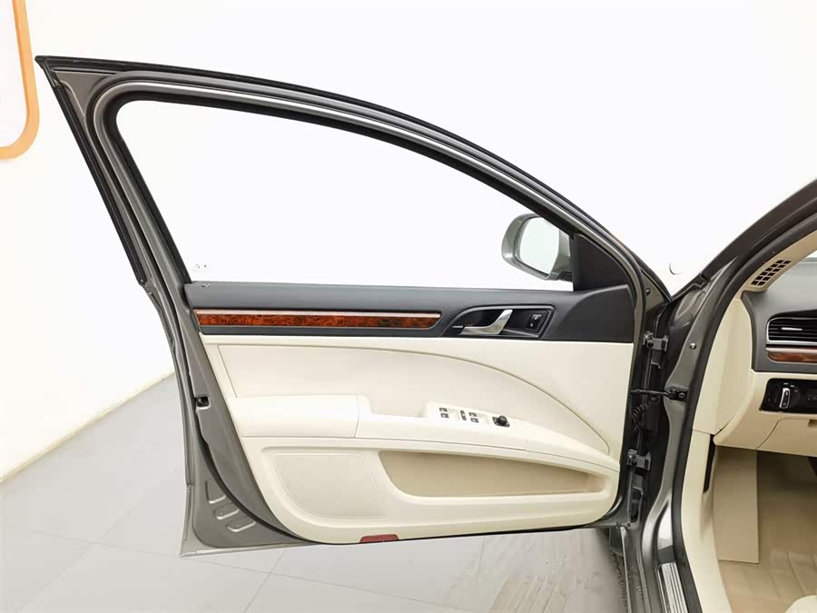 Skoda Superb 2011 imagem de carro #9