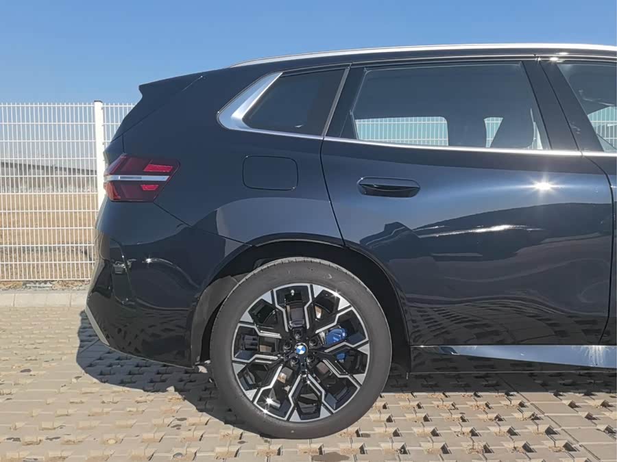 BMW X3 car image #9