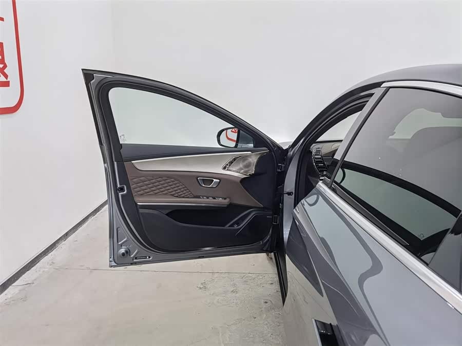 BYD Han 2022 car image #9