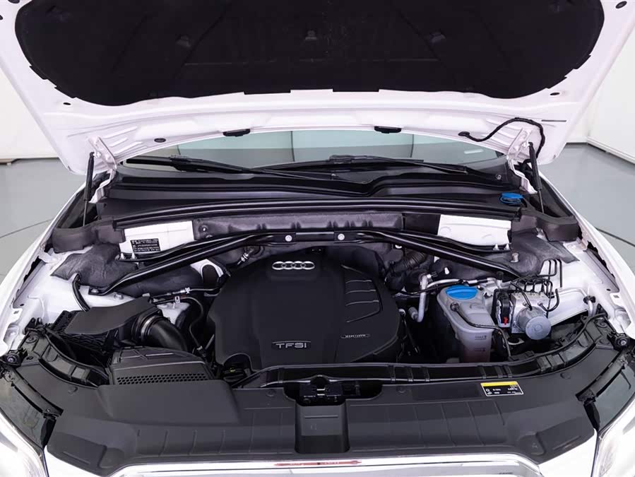 Audi Q5 2017 car image #9