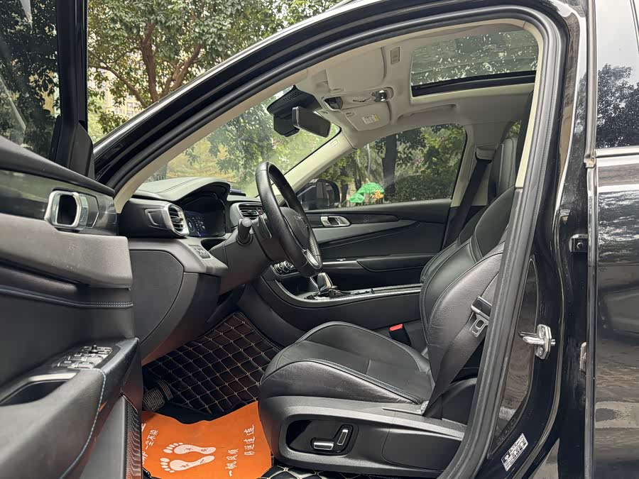 Lynk & Co 01 EM-P 2019 car image #9