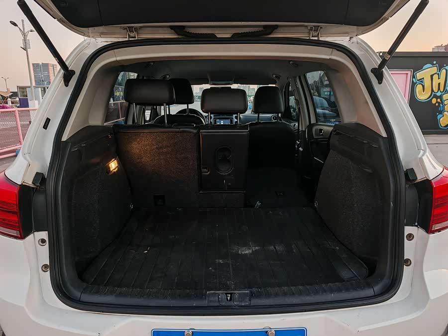 Volkswagen Tiguan 2013 #9 Volkswagen Tiguan 2013 car image #9