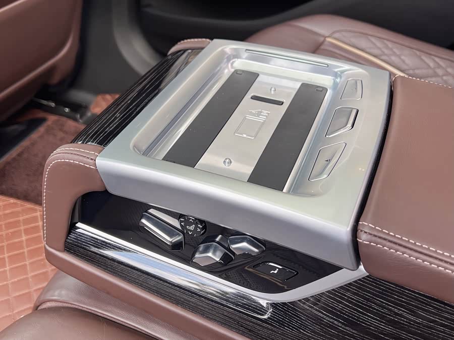 BMW 7 Series 2022 car image #9