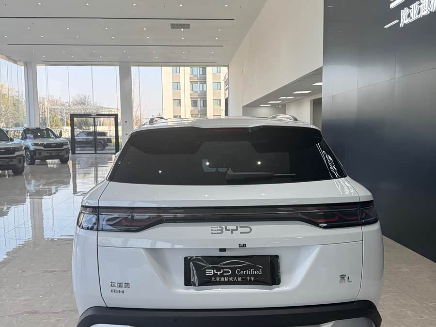 BYD SongL DM-i 2024 #9 BYD SongL DM-i 2024 car image #9