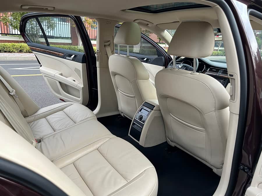 Skoda Superb 2012 immagine di auto #9