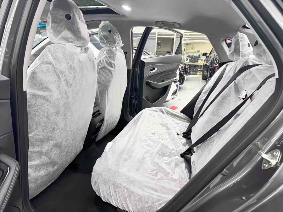 GEELY Binray 2025 car image #9
