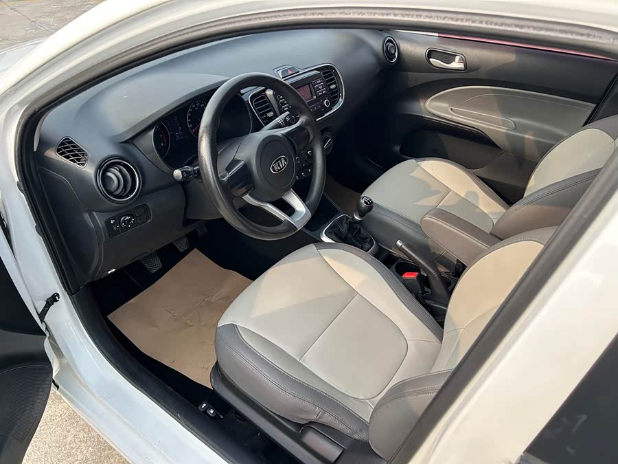 起亚 焕驰 2017 汽车图片 #9