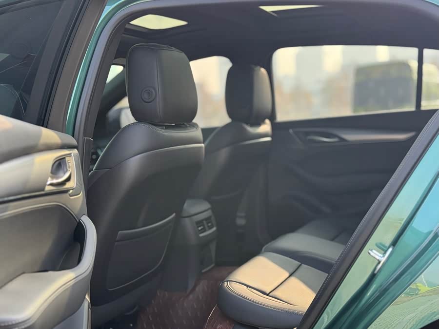2025 car image #9