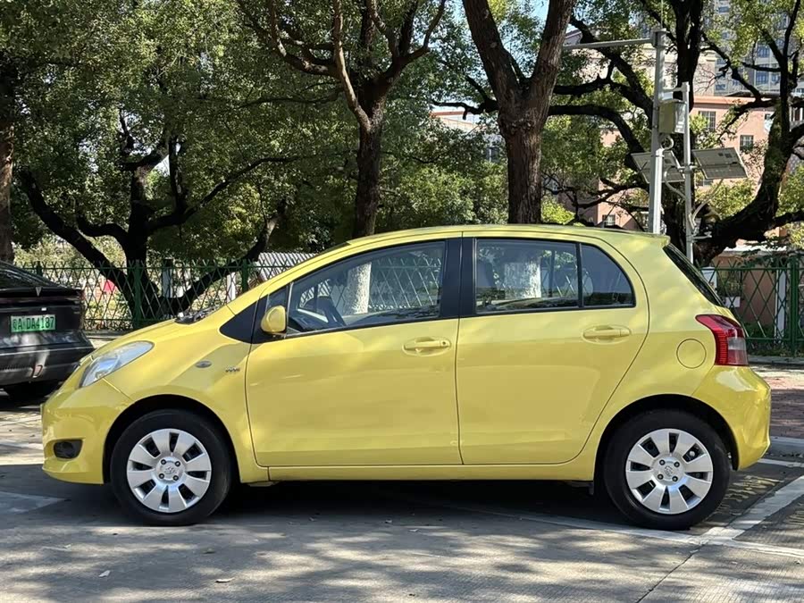 Toyota Yaris 2010 imagen de coche #9