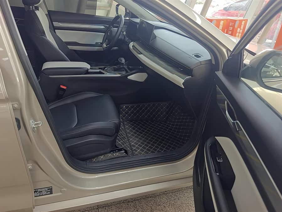 GEELY Emgrand L 2022 car image #9