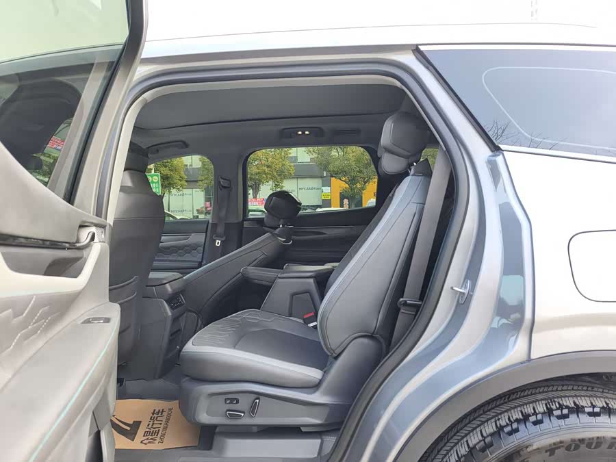 Ford Edge 2024 car image #9