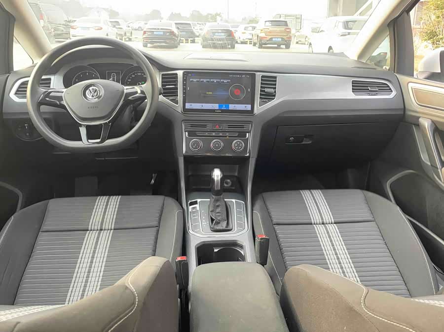 大众 高尔夫·嘉旅 2018 汽车图片 #9